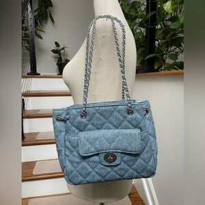 MOTF PREMIUM WOMEN'S QUILTED FLAP TURN-LOCK CHAIN SHOULDER BAG, never used.